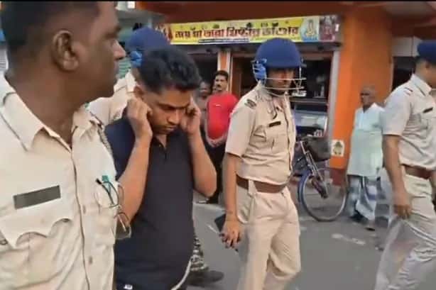 জাহাঙ্গির খান ওরফে পুষ্পা আদালতে